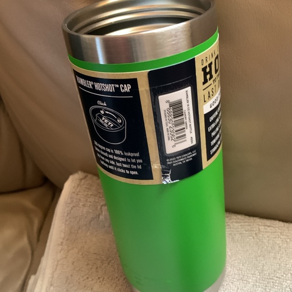 Yeti - Picture 6 of 8